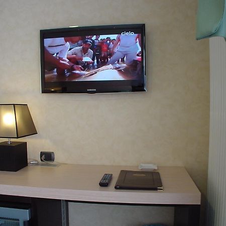 Hotel Don Abbondio Lecco Kültér fotó