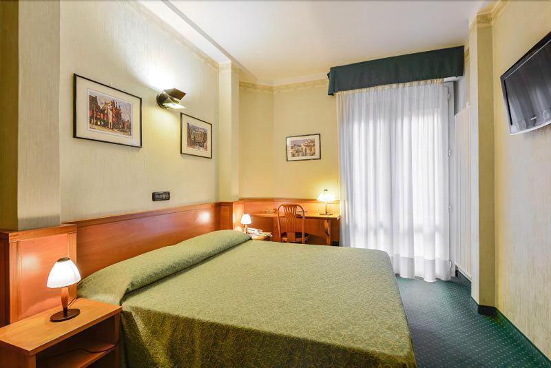Hotel Don Abbondio Lecco Kültér fotó