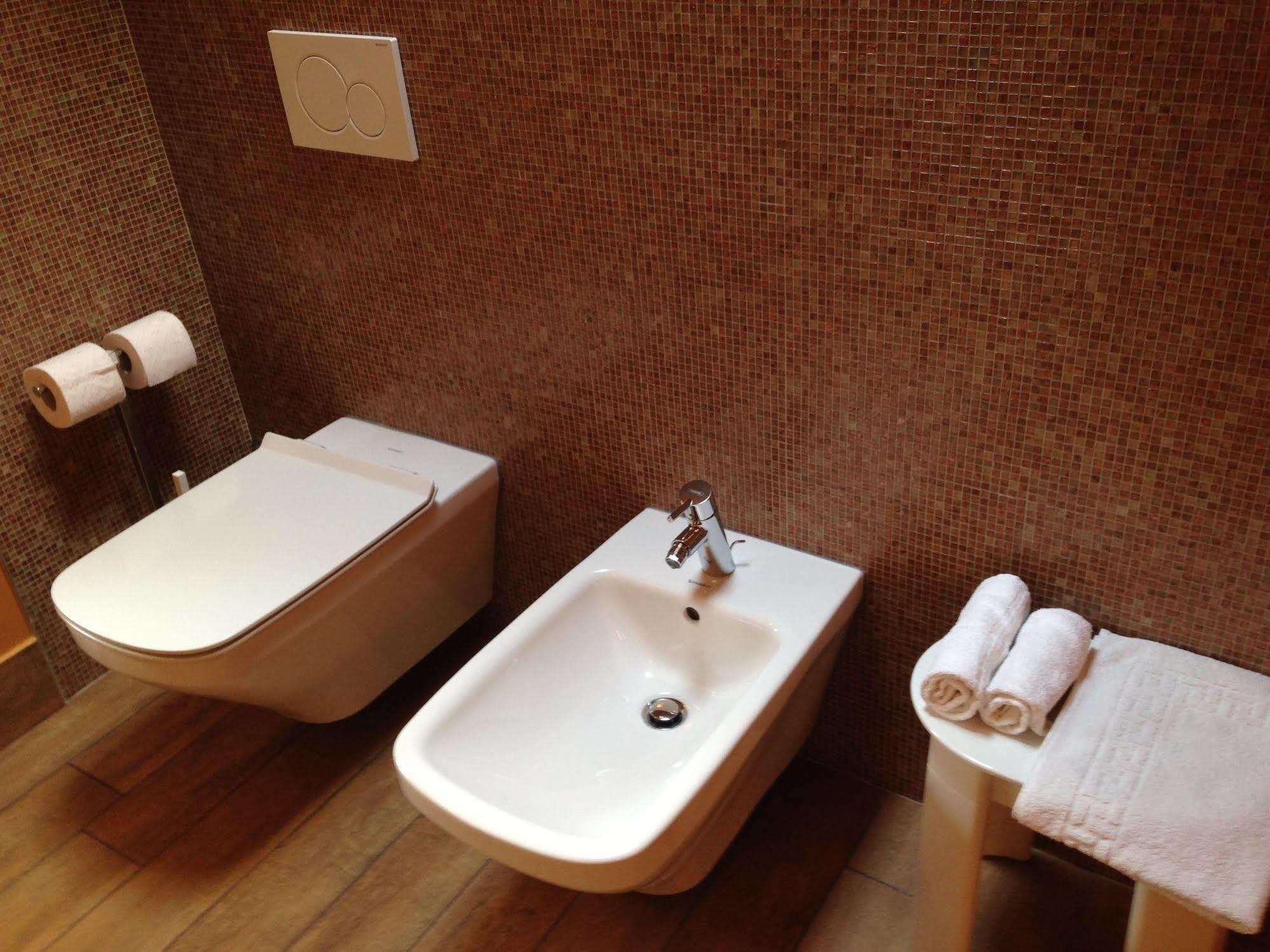 Hotel Don Abbondio Lecco Kültér fotó